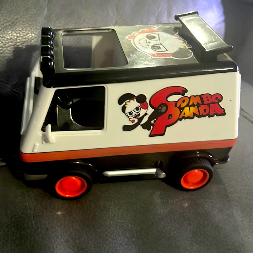 Ryan’s World Combo Panda Van